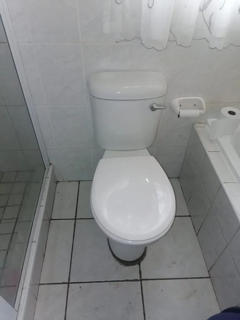 Helderberg Estate plumber working in Somerset West / Strand, Western Cape